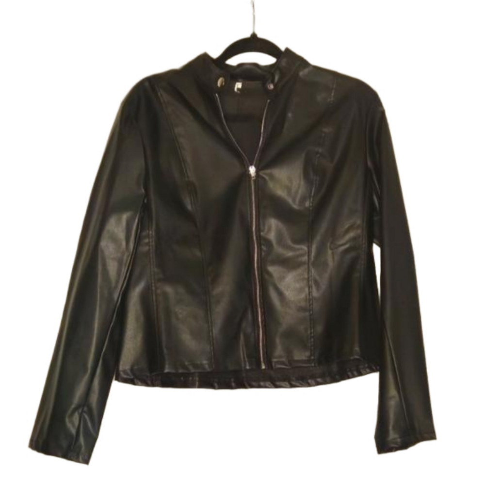 Sleek and Chic: Ladies Faux Leather Jacket in Size M